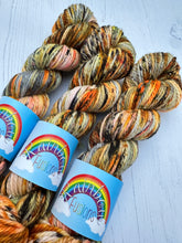 Load image into Gallery viewer, Burning Embers - Autumn Themed Chunky Yarn - Superwash Merino - Hand Dyed