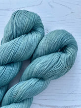 Load image into Gallery viewer, Neutral Shades - Organic Cotton &amp; Linen - Hand Dyed Plant Fibre - DK / 4ply